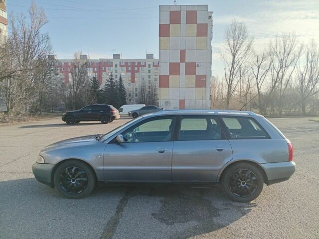 Серый Ауди А4, объемом двигателя 1.9 л и пробегом 267 тыс. км за 2800 $, фото 4 на Automoto.ua