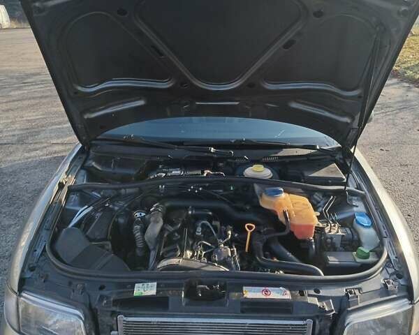 Серый Ауди А4, объемом двигателя 1.9 л и пробегом 267 тыс. км за 2800 $, фото 10 на Automoto.ua