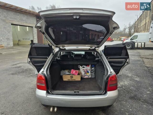 Сірий Ауді А4, об'ємом двигуна 2.5 л та пробігом 391 тис. км за 4100 $, фото 5 на Automoto.ua