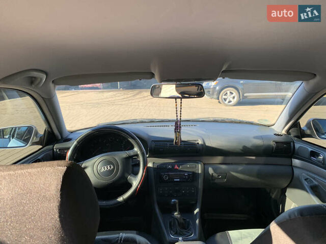 Серый Ауди А4, объемом двигателя 1.6 л и пробегом 260 тыс. км за 4200 $, фото 16 на Automoto.ua