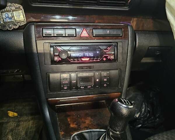Сірий Ауді А4, об'ємом двигуна 1.9 л та пробігом 351 тис. км за 1300 $, фото 23 на Automoto.ua