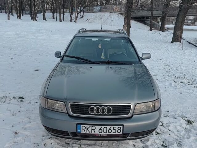 Сірий Ауді А4, об'ємом двигуна 1.9 л та пробігом 268 тис. км за 2015 $, фото 4 на Automoto.ua