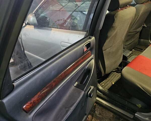 Сірий Ауді А4, об'ємом двигуна 1.9 л та пробігом 351 тис. км за 1300 $, фото 21 на Automoto.ua