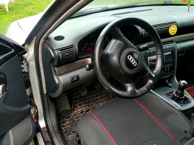 Серый Ауди А4, объемом двигателя 1.9 л и пробегом 25 тыс. км за 4000 $, фото 6 на Automoto.ua