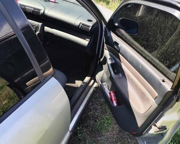 Сірий Ауді А4, об'ємом двигуна 1.9 л та пробігом 376 тис. км за 2049 $, фото 2 на Automoto.ua
