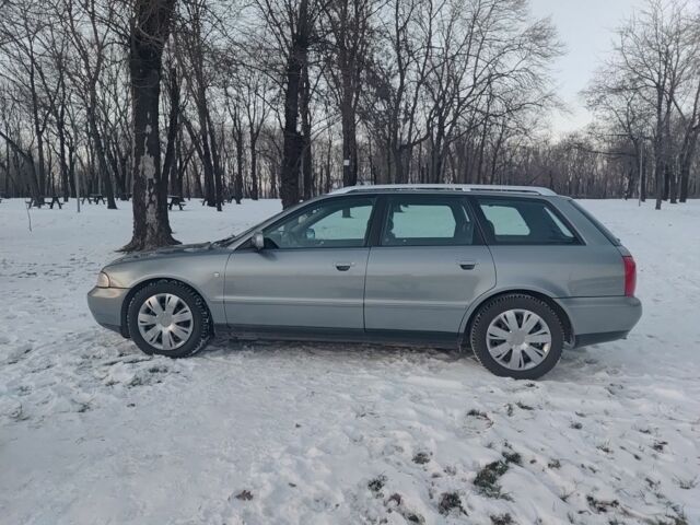 Сірий Ауді А4, об'ємом двигуна 1.9 л та пробігом 268 тис. км за 2015 $, фото 3 на Automoto.ua