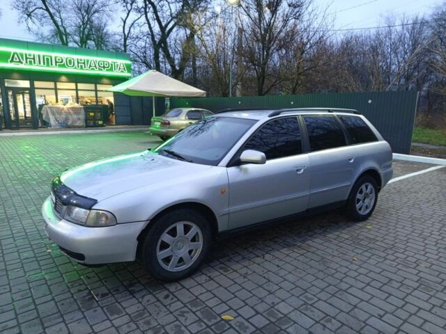 Сірий Ауді А4, об'ємом двигуна 0 л та пробігом 200 тис. км за 2250 $, фото 3 на Automoto.ua