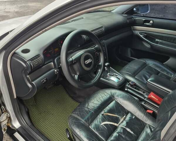 Сірий Ауді А4, об'ємом двигуна 2.5 л та пробігом 391 тис. км за 4100 $, фото 7 на Automoto.ua