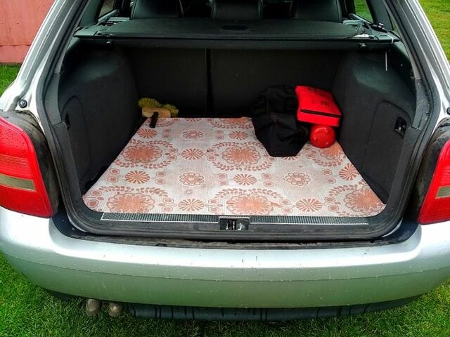 Серый Ауди А4, объемом двигателя 1.9 л и пробегом 25 тыс. км за 4000 $, фото 8 на Automoto.ua