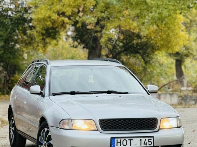 Серый Ауди А4, объемом двигателя 0 л и пробегом 200 тыс. км за 2150 $, фото 2 на Automoto.ua