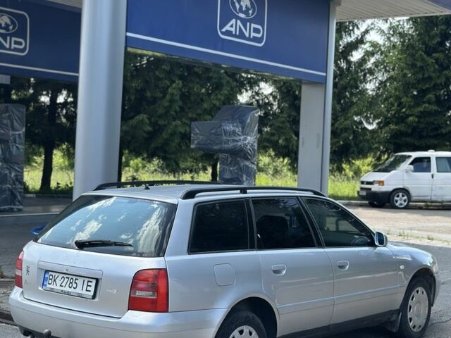 Сірий Ауді А4, об'ємом двигуна 1.9 л та пробігом 330 тис. км за 3400 $, фото 5 на Automoto.ua