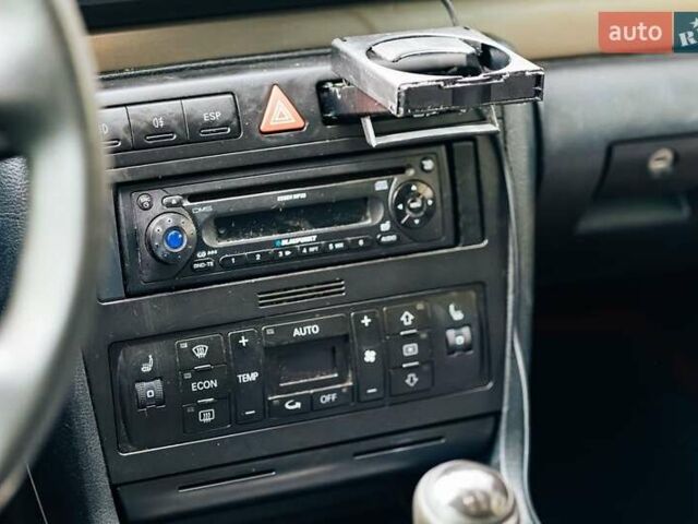 Ауді А4 2001 у Львові на Automoto.ua Сірий Ауді А4, об'ємом двигуна 1.9 л та пробігом 457 тис. км за 3750 $, фото 6 на Automoto.ua