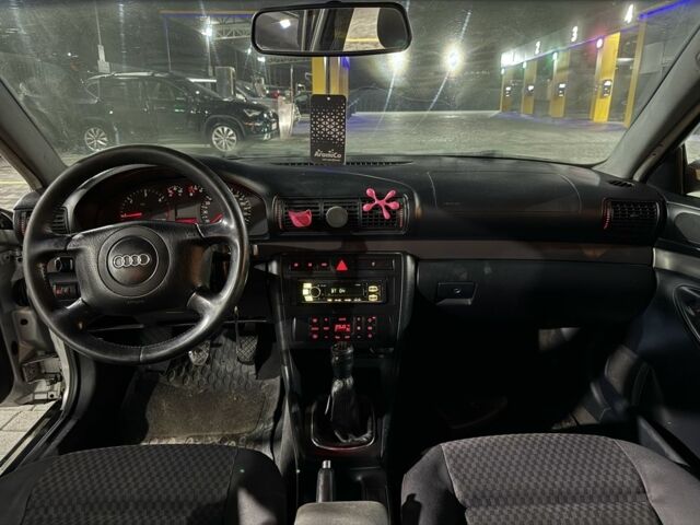 Сірий Ауді А4, об'ємом двигуна 1.9 л та пробігом 397 тис. км за 2050 $, фото 5 на Automoto.ua