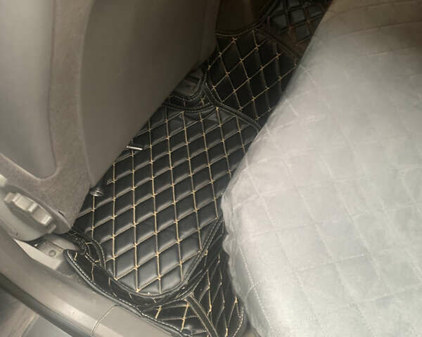 Серый Ауди А4, объемом двигателя 2 л и пробегом 249 тыс. км за 4700 $, фото 7 на Automoto.ua