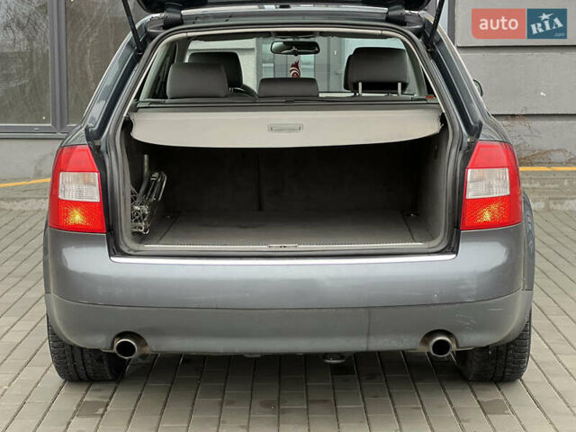 Сірий Ауді А4, об'ємом двигуна 1.8 л та пробігом 250 тис. км за 3999 $, фото 13 на Automoto.ua