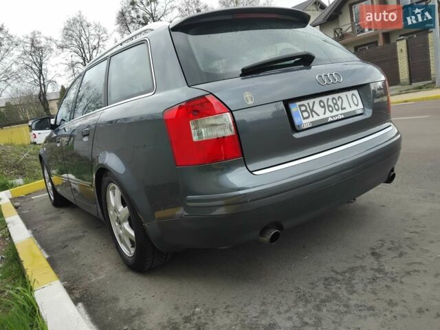 Сірий Ауді А4, об'ємом двигуна 1.8 л та пробігом 235 тис. км за 5900 $, фото 1 на Automoto.ua