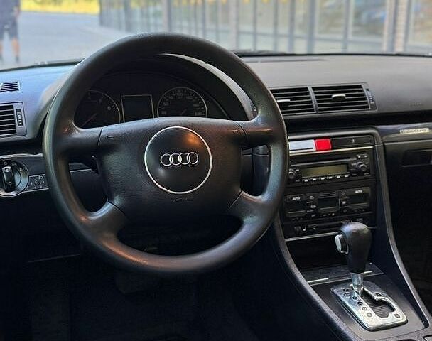 Сірий Ауді А4, об'ємом двигуна 2.98 л та пробігом 380 тис. км за 3700 $, фото 7 на Automoto.ua