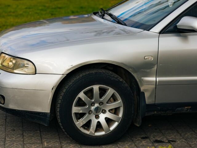 Ауді А4 2001 у Львові на Automoto.ua Сірий Ауді А4, об'ємом двигуна 1.9 л та пробігом 457 тис. км за 3750 $, фото 5 на Automoto.ua
