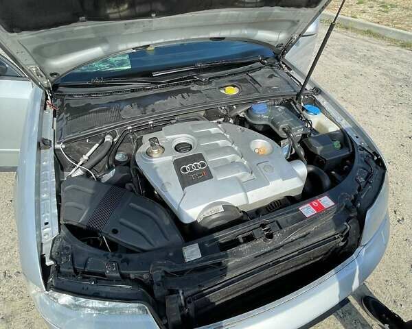 Сірий Ауді А4, об'ємом двигуна 1.9 л та пробігом 408 тис. км за 4700 $, фото 19 на Automoto.ua