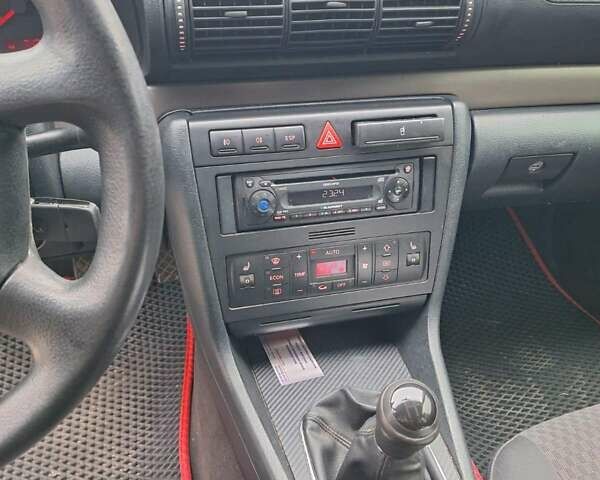 Серый Ауди А4, объемом двигателя 1.9 л и пробегом 350 тыс. км за 3750 $, фото 7 на Automoto.ua