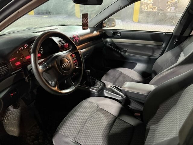 Сірий Ауді А4, об'ємом двигуна 1.9 л та пробігом 397 тис. км за 2050 $, фото 4 на Automoto.ua