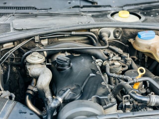 Ауді А4 2001 у Львові на Automoto.ua Сірий Ауді А4, об'ємом двигуна 1.9 л та пробігом 457 тис. км за 3750 $, фото 11 на Automoto.ua