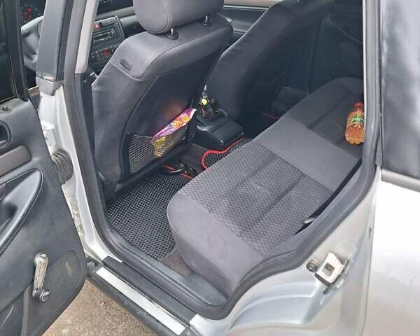 Серый Ауди А4, объемом двигателя 1.9 л и пробегом 350 тыс. км за 3750 $, фото 9 на Automoto.ua