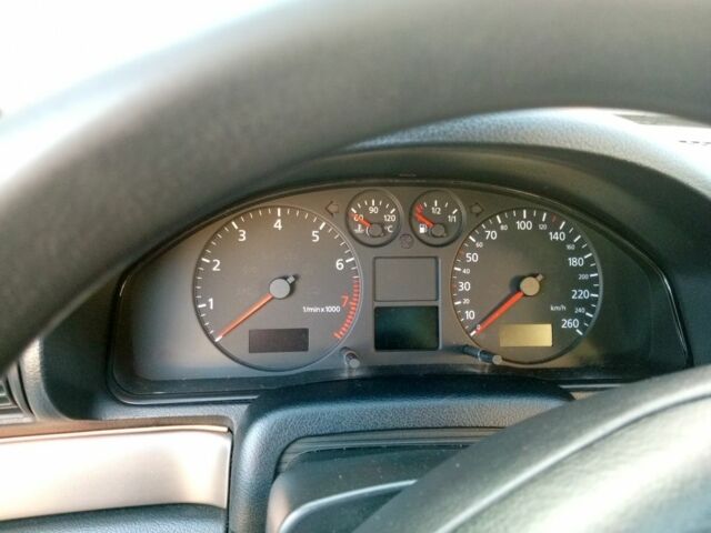 Серый Ауди А4, объемом двигателя 1.6 л и пробегом 246 тыс. км за 4200 $, фото 6 на Automoto.ua