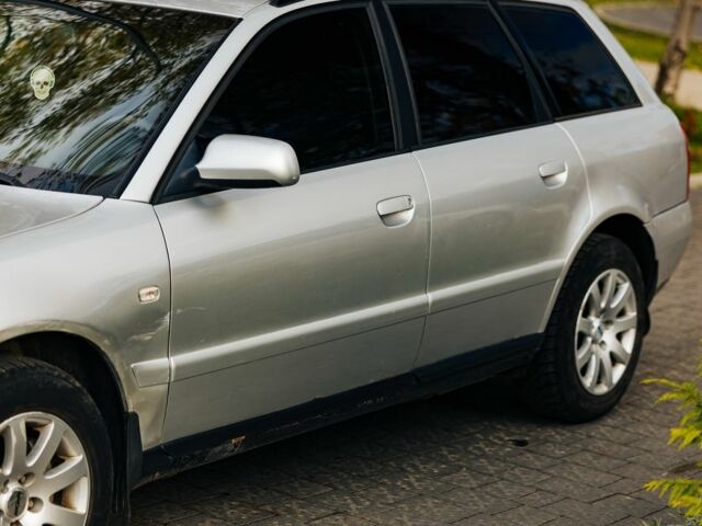 Ауді А4 2001 у Львові на Automoto.ua Сірий Ауді А4, об'ємом двигуна 1.9 л та пробігом 457 тис. км за 3750 $, фото 4 на Automoto.ua