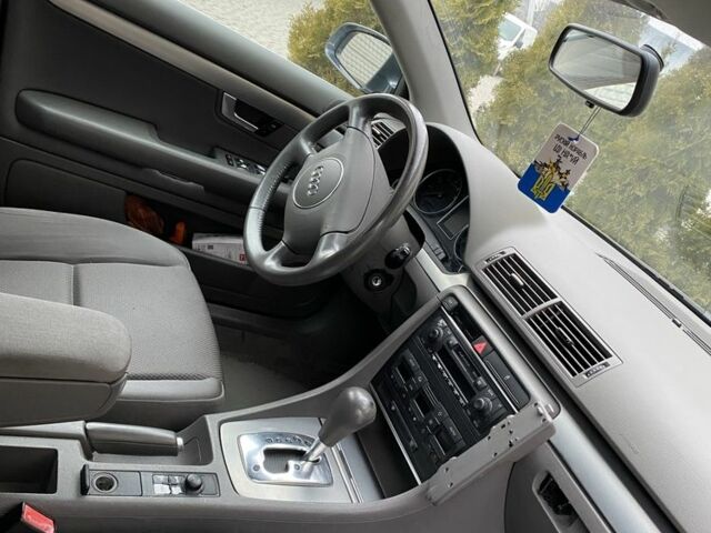 Сірий Ауді А4, об'ємом двигуна 1.8 л та пробігом 247 тис. км за 4500 $, фото 2 на Automoto.ua