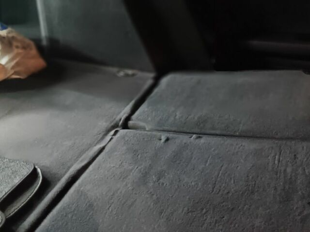 Серый Ауди А4, объемом двигателя 2 л и пробегом 320 тыс. км за 3900 $, фото 16 на Automoto.ua