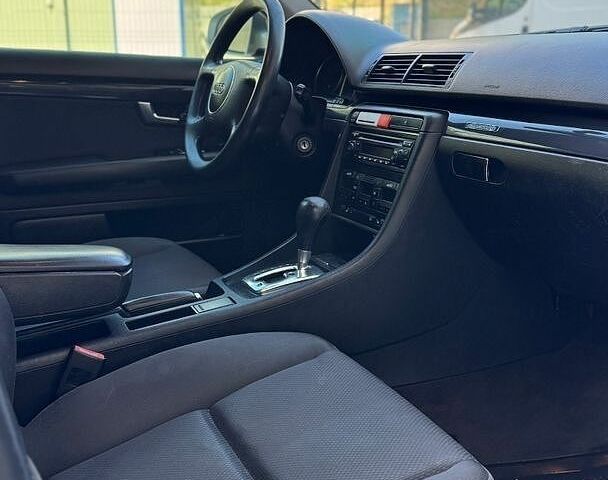 Сірий Ауді А4, об'ємом двигуна 2.98 л та пробігом 380 тис. км за 3700 $, фото 9 на Automoto.ua
