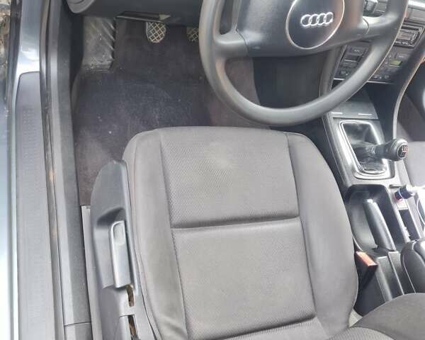 Серый Ауди А4, объемом двигателя 1.6 л и пробегом 360 тыс. км за 4800 $, фото 3 на Automoto.ua