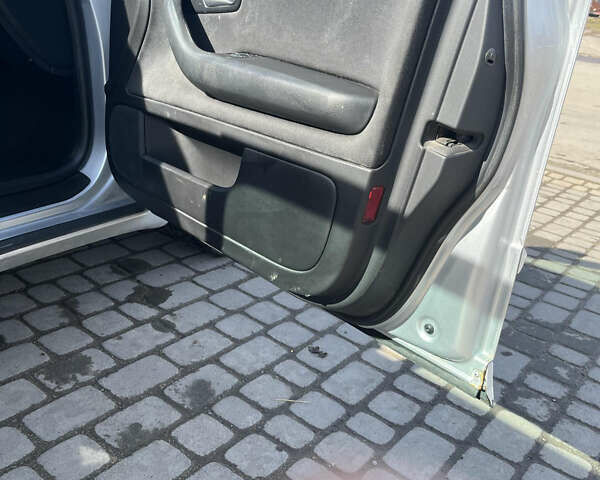 Серый Ауди А4, объемом двигателя 2.5 л и пробегом 280 тыс. км за 3500 $, фото 12 на Automoto.ua