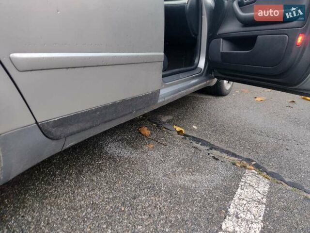 Серый Ауди А4, объемом двигателя 2.5 л и пробегом 265 тыс. км за 5400 $, фото 10 на Automoto.ua