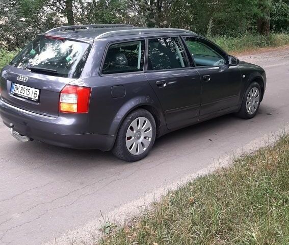 Сірий Ауді А4, об'ємом двигуна 1.9 л та пробігом 380 тис. км за 4950 $, фото 5 на Automoto.ua