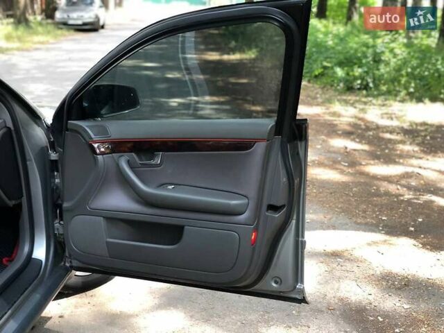 Сірий Ауді А4, об'ємом двигуна 2 л та пробігом 234 тис. км за 5300 $, фото 9 на Automoto.ua