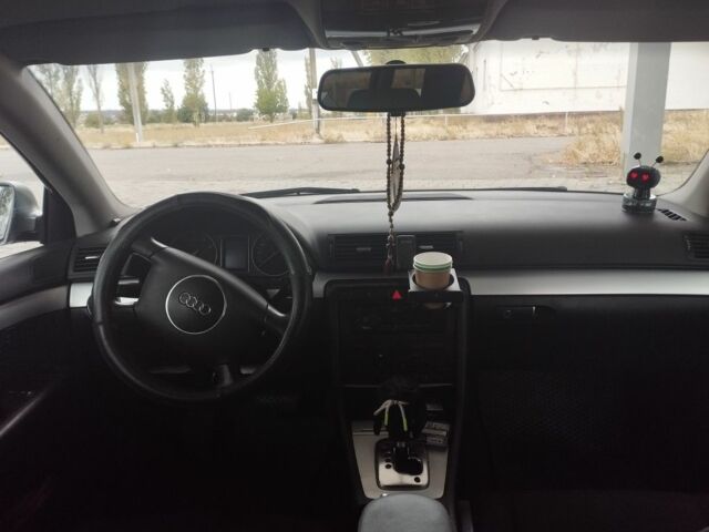 Сірий Ауді А4, об'ємом двигуна 1.8 л та пробігом 320 тис. км за 5000 $, фото 16 на Automoto.ua