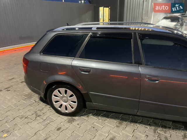 Ауді А4 2002 у Чернівцях на Automoto.ua Сірий Ауді А4, об'ємом двигуна 2.5 л та пробігом 290 тис. км за 5300 $, фото 13 на Automoto.ua
