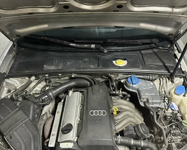 Сірий Ауді А4, об'ємом двигуна 1.6 л та пробігом 250 тис. км за 4400 $, фото 15 на Automoto.ua