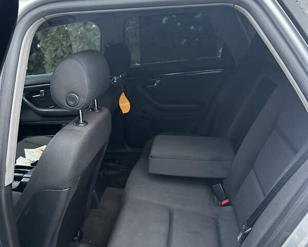 Сірий Ауді А4, об'ємом двигуна 1.6 л та пробігом 250 тис. км за 4400 $, фото 31 на Automoto.ua