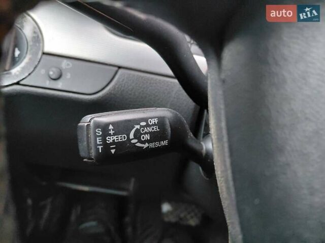 Сірий Ауді А4, об'ємом двигуна 1.78 л та пробігом 300 тис. км за 3850 $, фото 10 на Automoto.ua