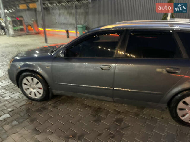 Ауді А4 2002 у Чернівцях на Automoto.ua Сірий Ауді А4, об'ємом двигуна 2.5 л та пробігом 290 тис. км за 5300 $, фото 4 на Automoto.ua