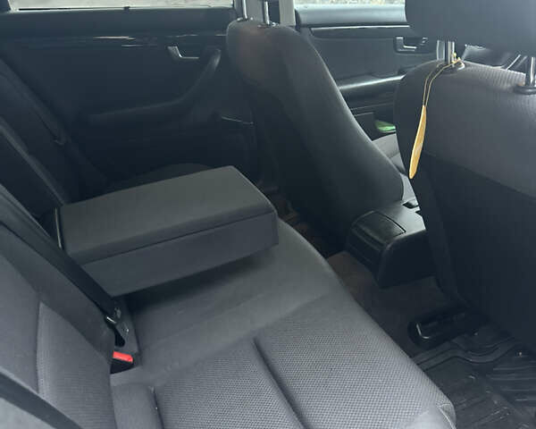 Сірий Ауді А4, об'ємом двигуна 1.6 л та пробігом 250 тис. км за 4400 $, фото 29 на Automoto.ua