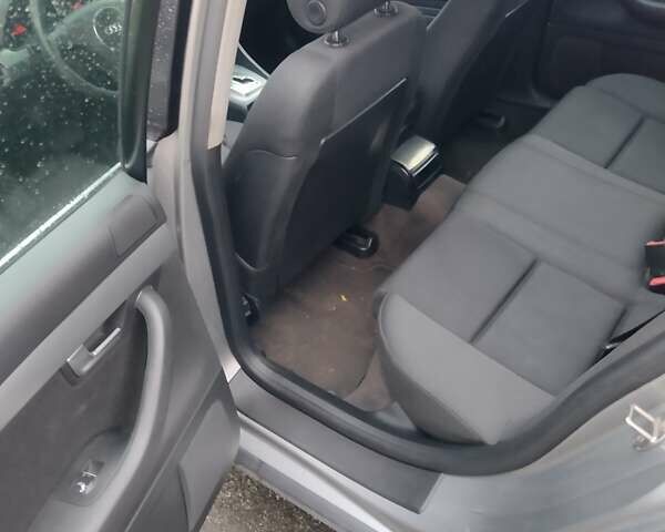 Серый Ауди А4, объемом двигателя 2.5 л и пробегом 265 тыс. км за 5400 $, фото 18 на Automoto.ua