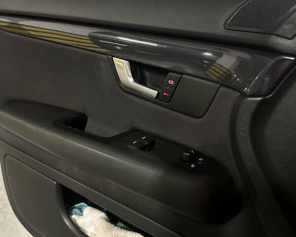 Сірий Ауді А4, об'ємом двигуна 1.6 л та пробігом 250 тис. км за 4400 $, фото 12 на Automoto.ua