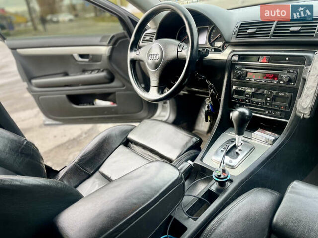 Серый Ауди А4, объемом двигателя 2.5 л и пробегом 331 тыс. км за 4400 $, фото 11 на Automoto.ua
