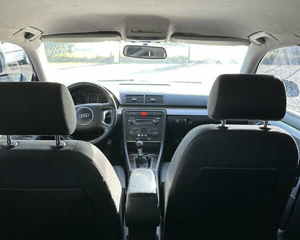 Ауді А4 2002 у Львові на Automoto.ua Сірий Ауді А4, об'ємом двигуна 1.9 л та пробігом 232 тис. км за 3800 $, фото 9 на Automoto.ua