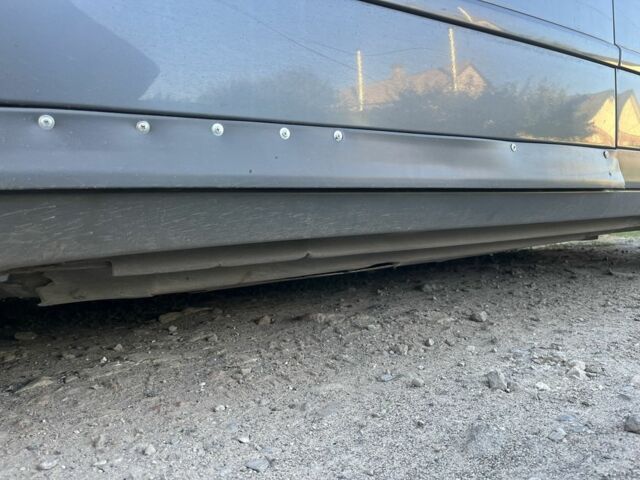 Сірий Ауді А4, об'ємом двигуна 2 л та пробігом 290 тис. км за 2425 $, фото 2 на Automoto.ua