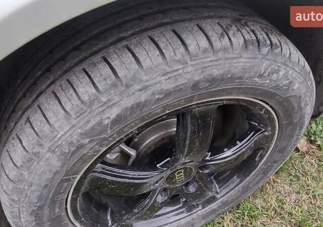 Серый Ауди А4, объемом двигателя 1.6 л и пробегом 234 тыс. км за 4450 $, фото 9 на Automoto.ua